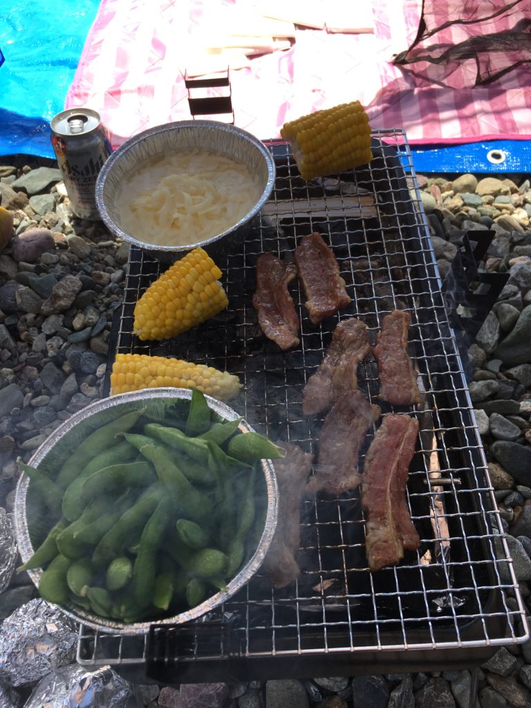 川原でBBQ