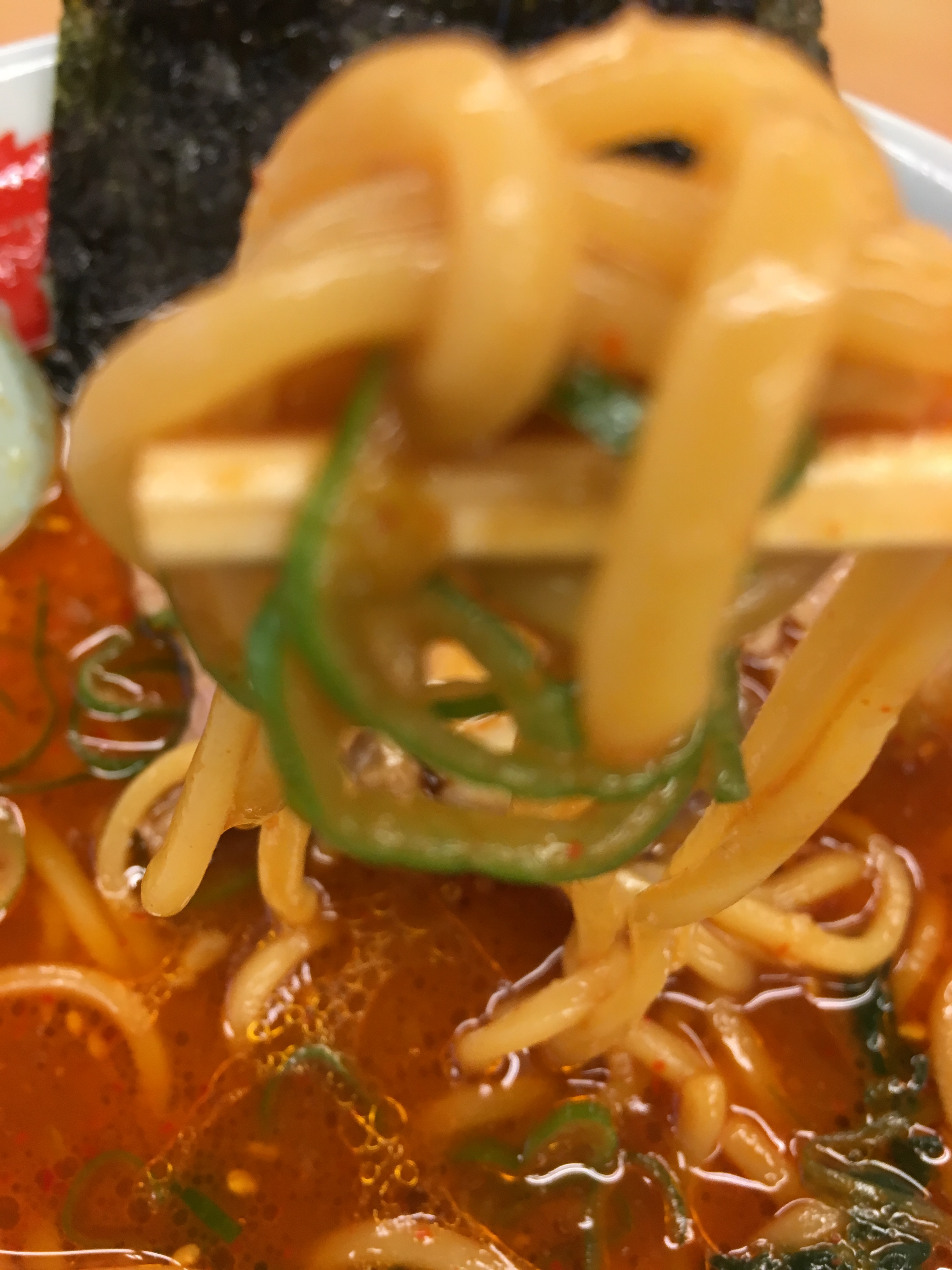 山岡家の辛味噌チャーシュー麺の麺
